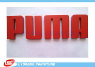 OEM Puma CNC Kayu Ukiran Logo / Label Merek MDF Merah Untuk Kayu Layar Berdiri